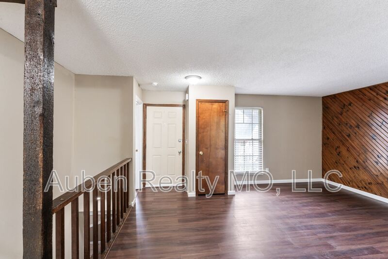 Raytown House: 10109 E. 67th Street