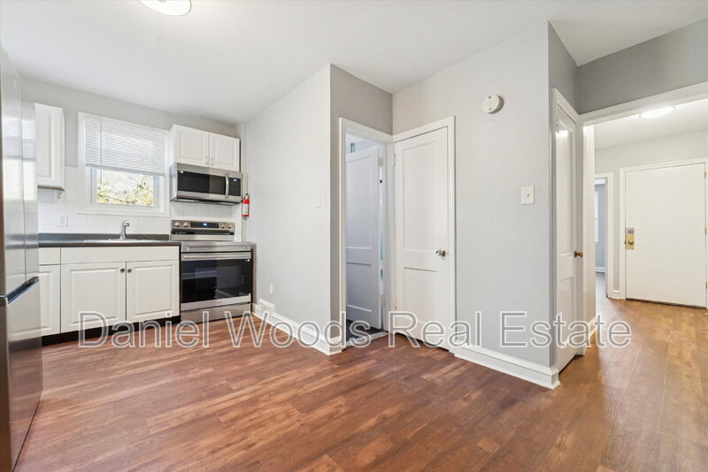 Chester Condo: 926 Booth St