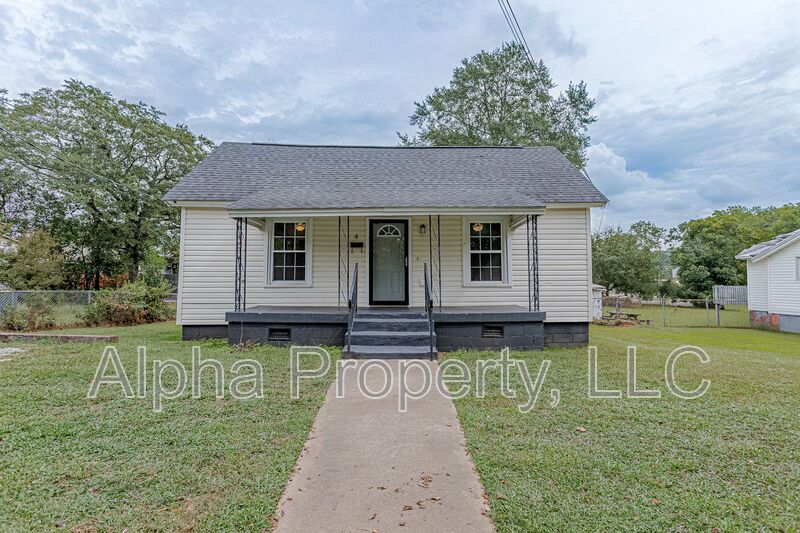 Greer House: 4 11th St