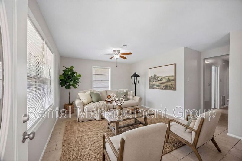 3 Bedroom Rental – 10214 Torrington Ln, Houston, TX