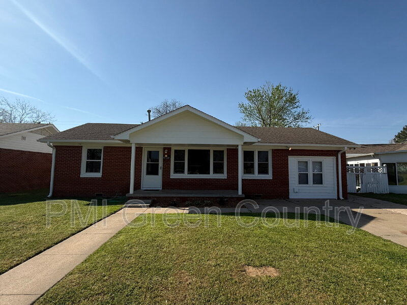 Tulsa House: 9108 East Marshall Street