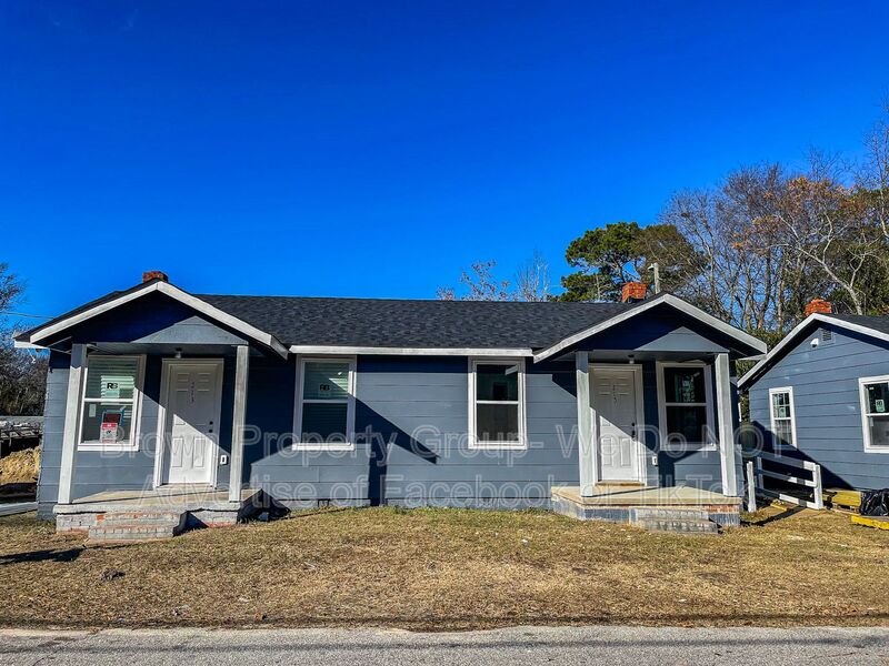 Fayetteville House: 215 Andy St