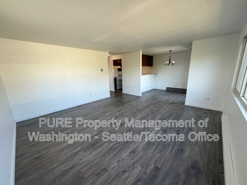 Burien Apartment: 417 SW 155th St