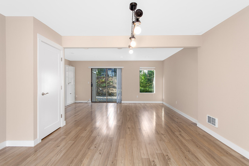 Kirkland Townhome: 10024 NE 120th St