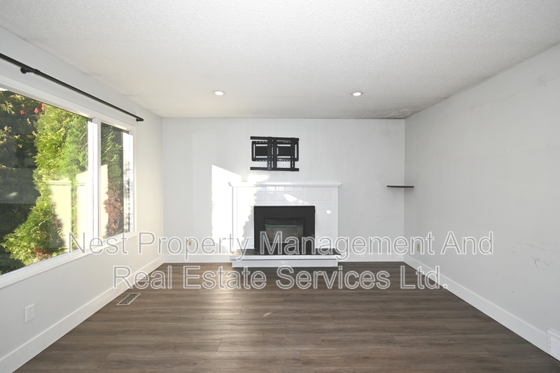 Prince George Condo: 282 Clarke Crescent