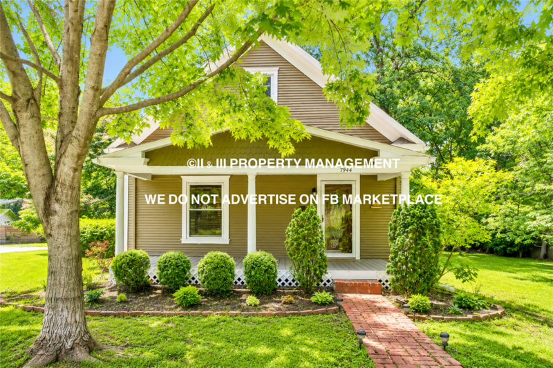 Overland Park House: 7944 Robinson Street