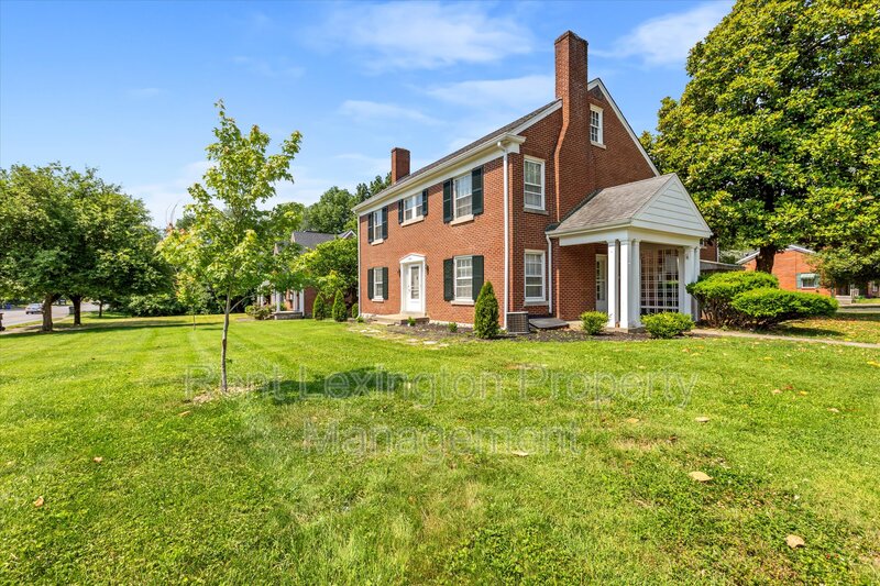 Lexington Condo: 1901 Nicholasville Road - 2