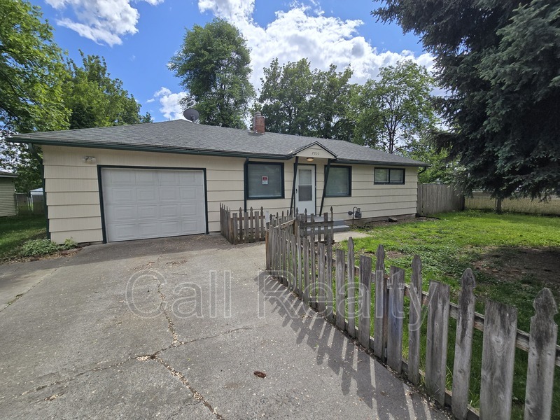 Spokane Valley House: 7610 E South Riverway