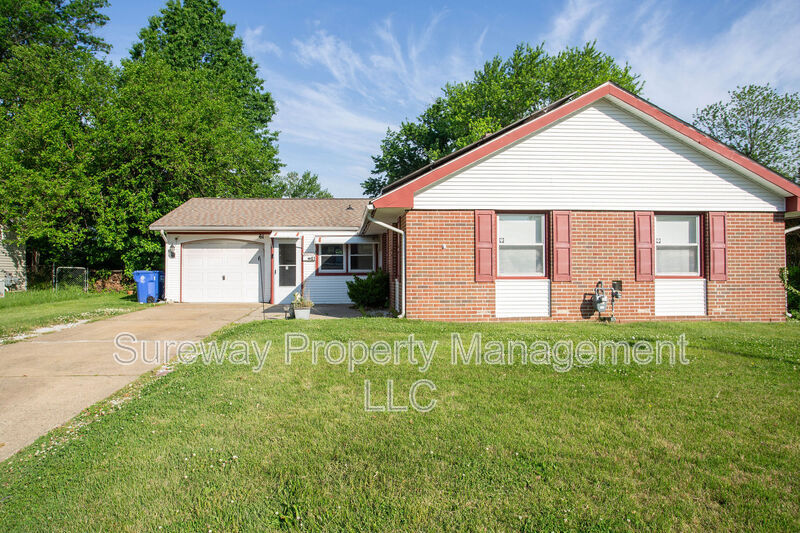 Willingboro House: 61 Pennant Ln