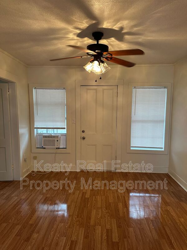 New Iberia House: 419 Charles Street