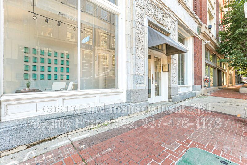 New Orleans Condo: 909 Lafayette St