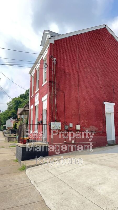 McKees Rocks Condo: 429 Island Avenue