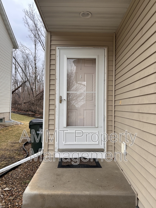 Cedar Rapids House: 2018 Sugar Creek Drive Northwest - 1