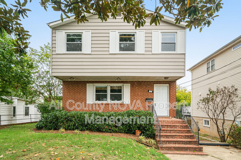 Arlington House: 2701 1st Rd S