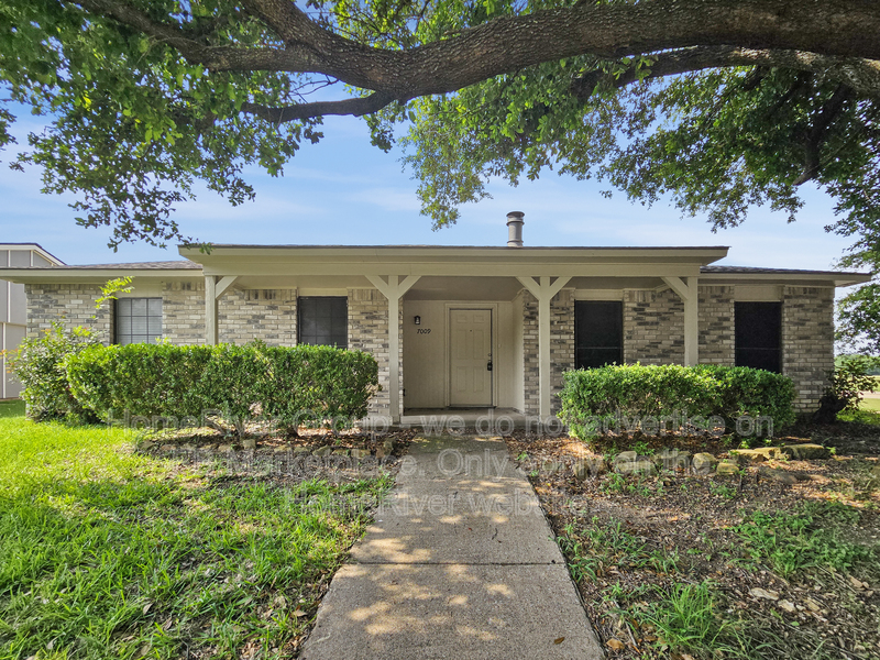Dallas House: 7009 Emory Oak Ln