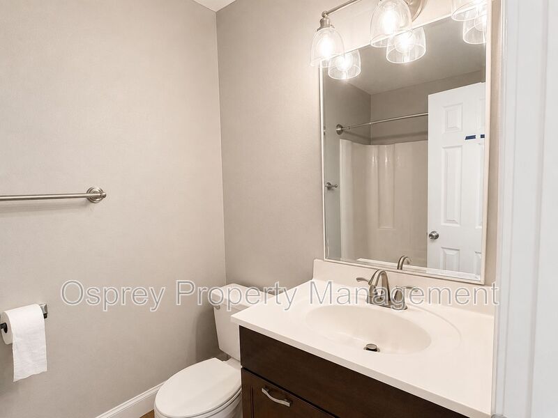 Renovated End-Unit Townhome in Virginia Beach - Photo 14