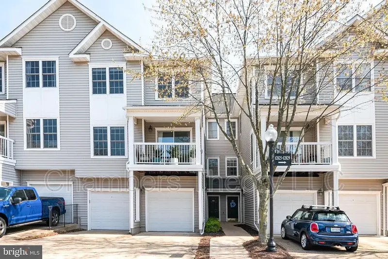 Fairfax House: 12813 Fair Briar Lane