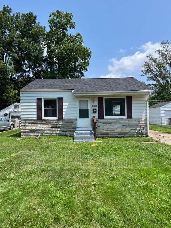 South Bend House: 230 N Albert Ave