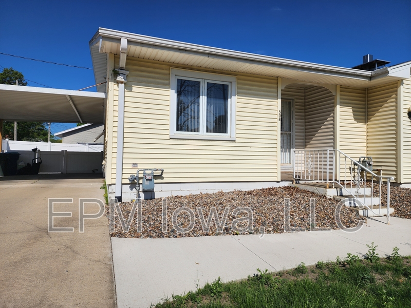 Waterloo House: 506 Kimball Ave