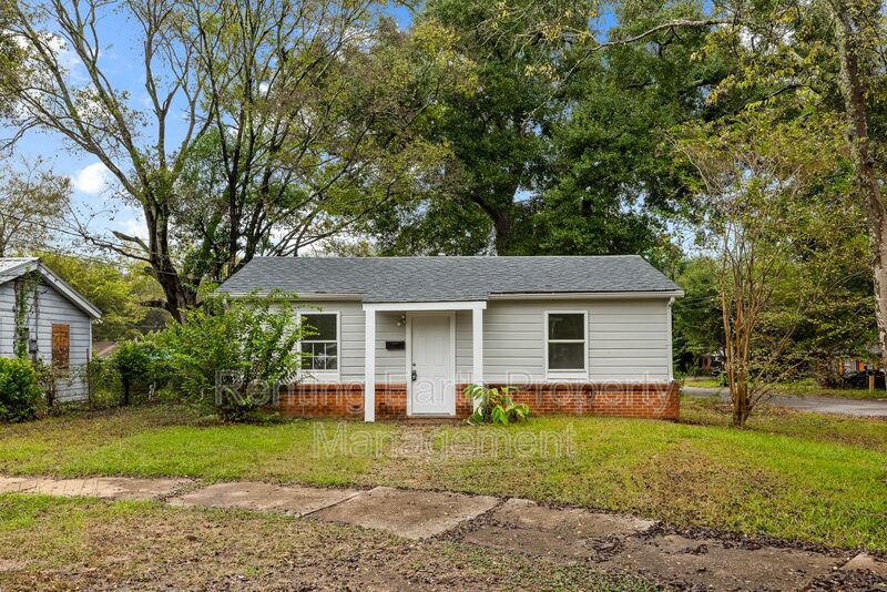 Montgomery House: 4010 Vandiver Ct