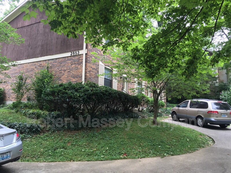 Louisville Condo: 2853 Grinstead Drive