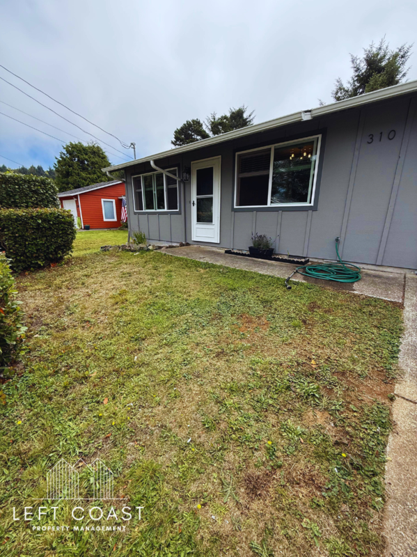 Depoe Bay House: 310 South Point Street