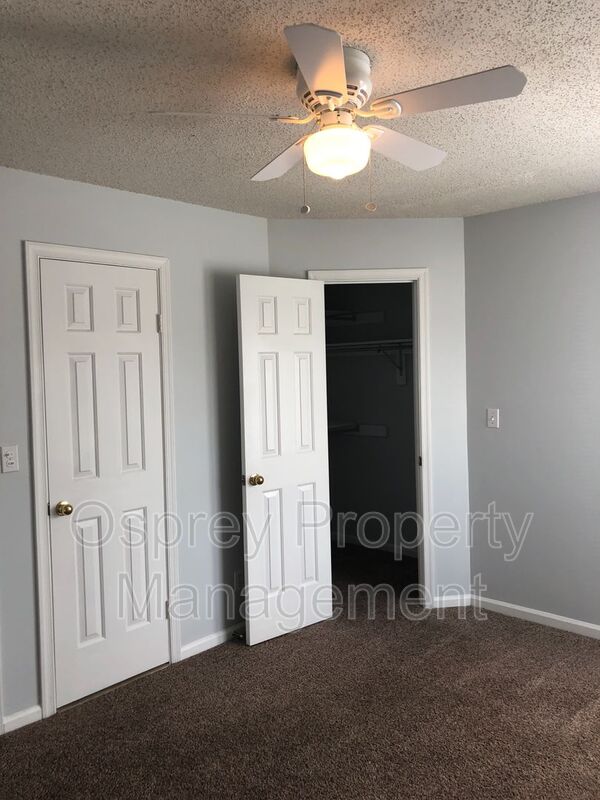 Highly desired unit located in Greenbrier 