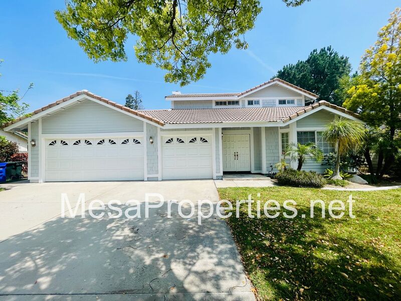 Rialto House: 2407 N Sycamore Ave