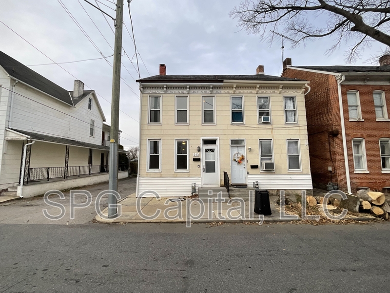 York House: 213 Jefferson Avenue