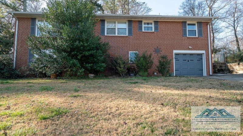 Madison House: 205 High Road