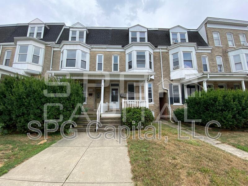 York Condo: 260 W Jackson St - B