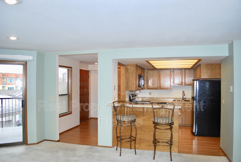 Kirkland Condo: 9910 NE 119th St