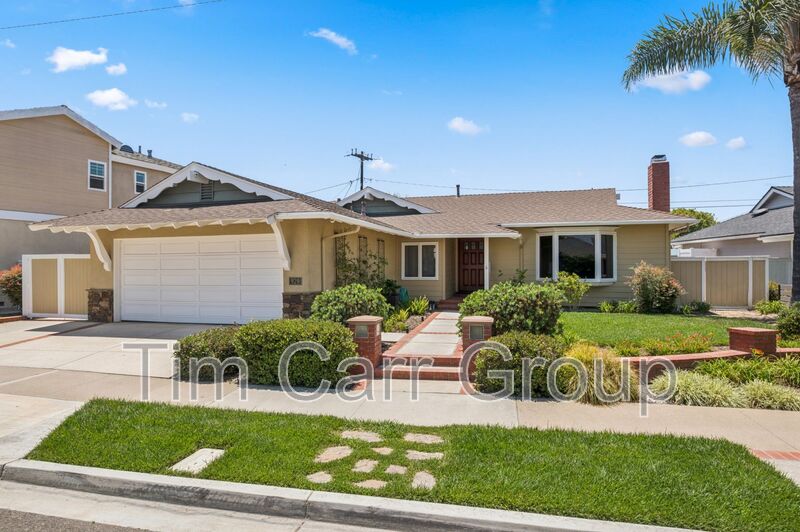 Costa Mesa House: 929 Junipero Dr