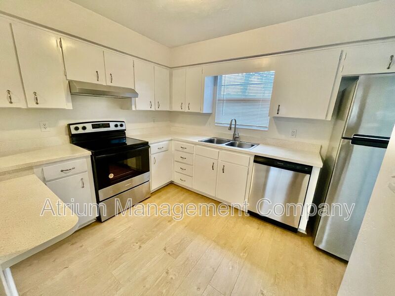 Gainesville House: 2220 NW 55th Blvd