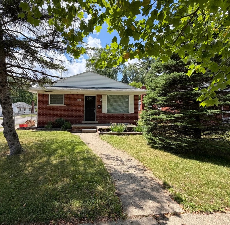 Livonia House: 18405 Gillman Street