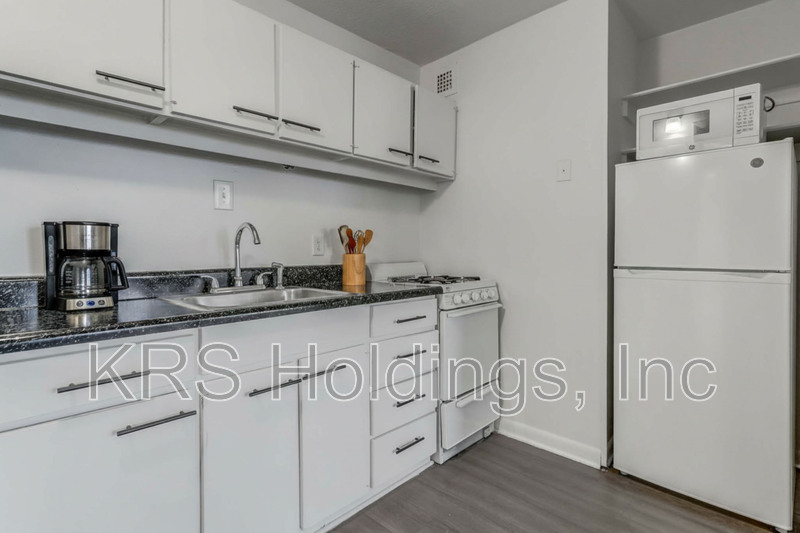 Richmond Condo: 311 W Franklin St