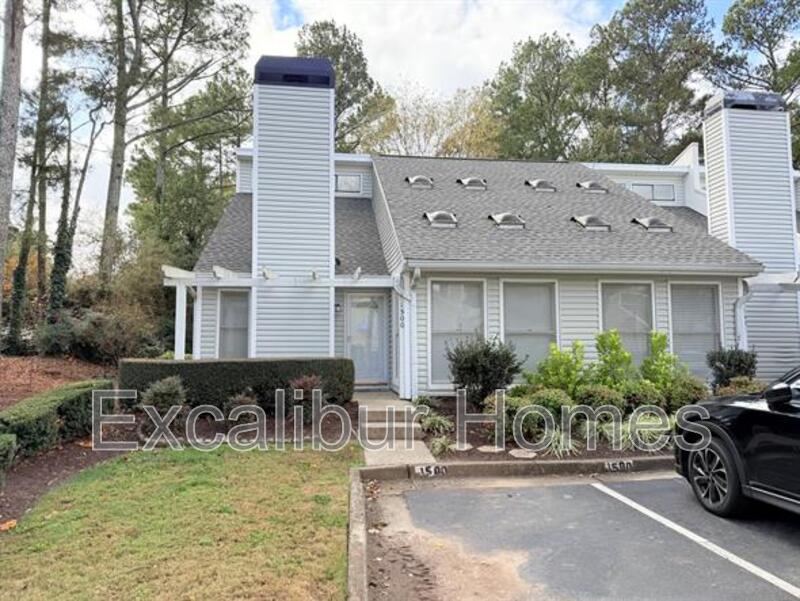 Alpharetta House: 1500 Planters Ridge Ln