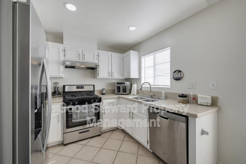 Placentia Townhome: 1519 Spruce Street