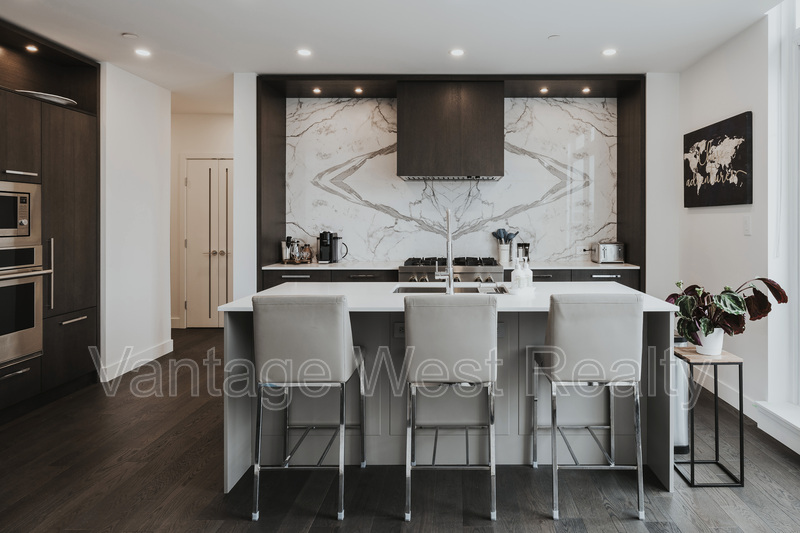 Kelowna Condo: 516-3389 Lakeshore Rd