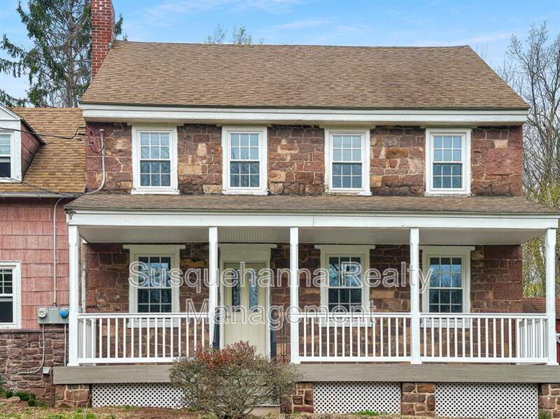 Manheim Condo: 171 Engle Lane