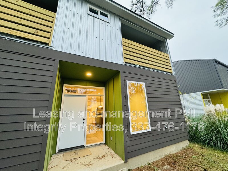 Lafayette Townhome: 136 Greentree Dr