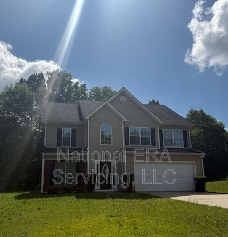 Hampton House: 711 Tullamore Way