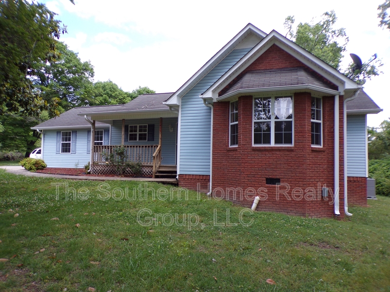 Athens House: 1425 Hammerhill Road