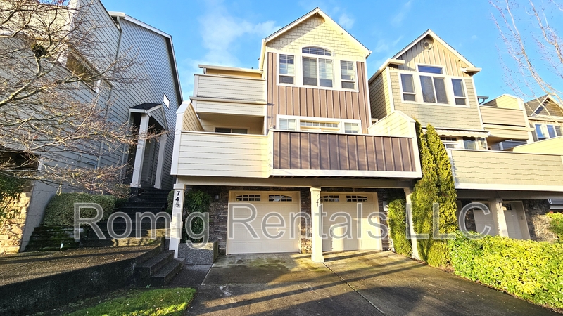 Washougal House: 745 West U Street