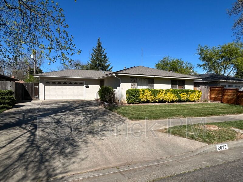 Merced House: 2685 Agnes Way