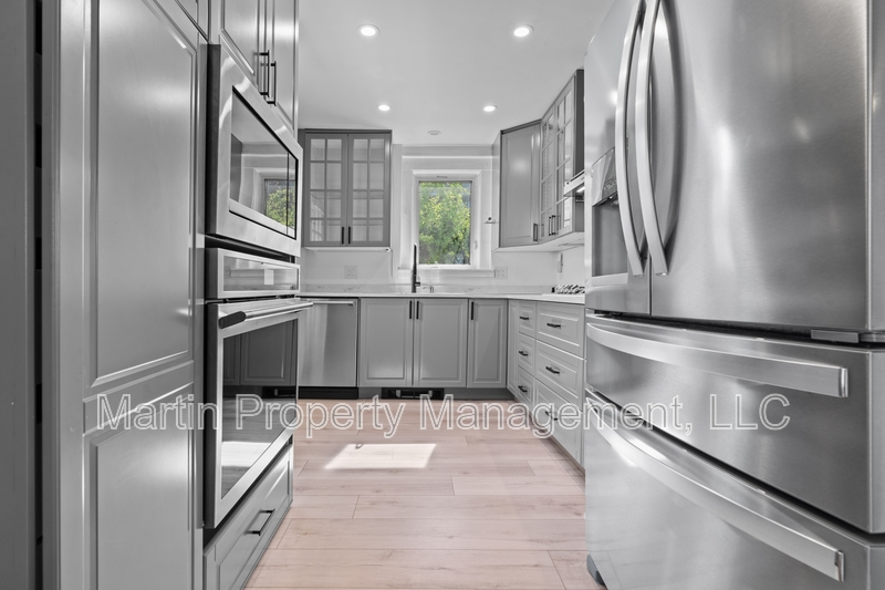 Waltham House: 12 Lowell Place