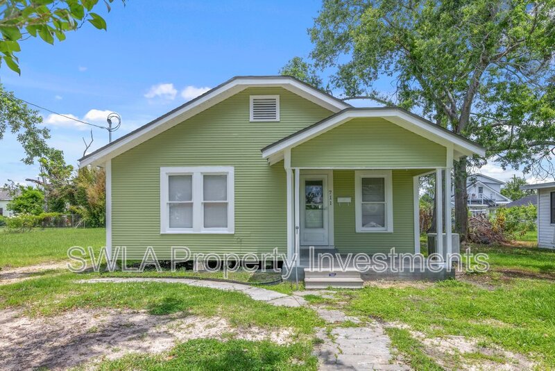 Lake Charles House: 711 16th Street