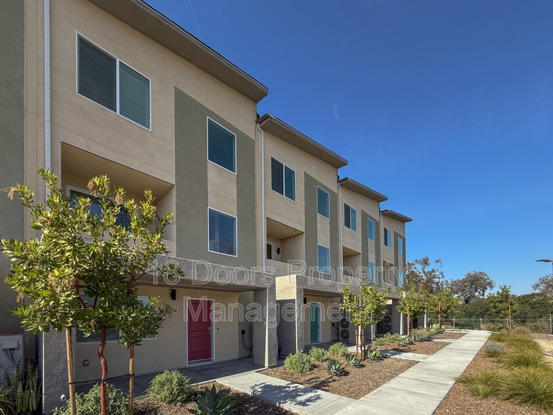 San Diego Townhome: 1038 Cooper Place - 1038