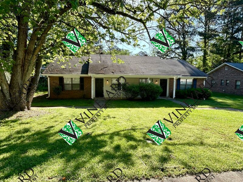 Marietta Condo: 166 Kimberly Way SW