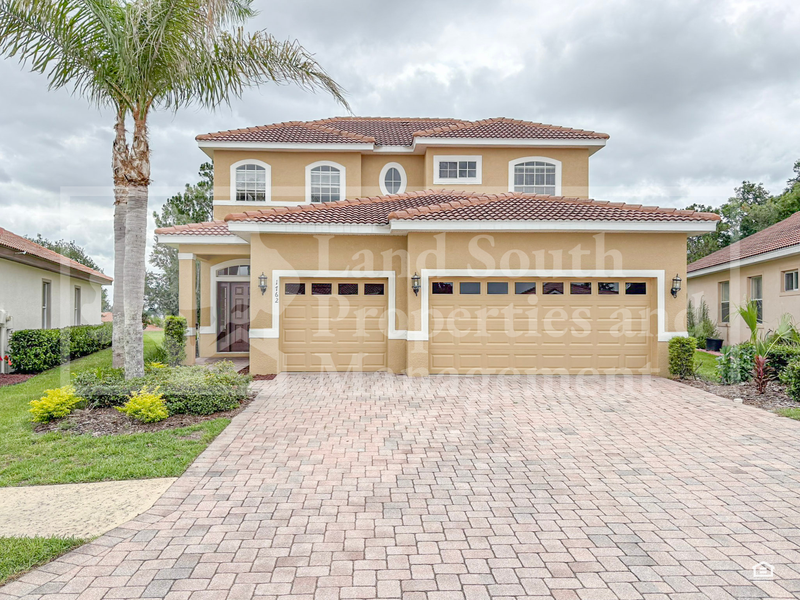 Lakeland House: 1762 Altavista Circle